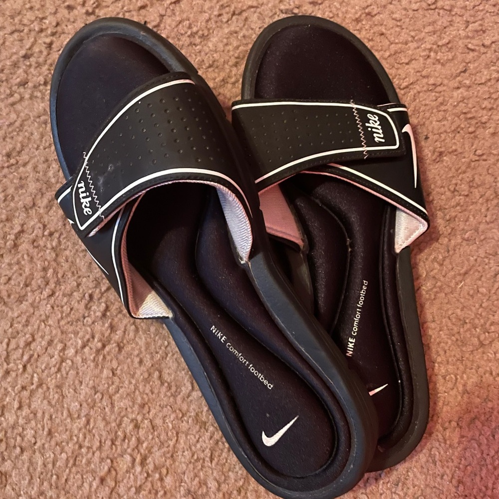Nike slides